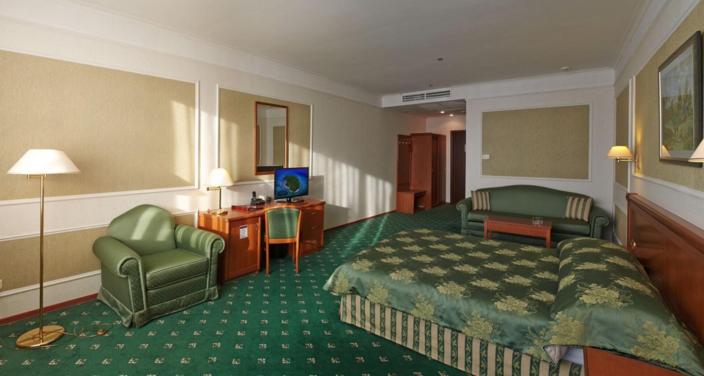 Borodino: Room