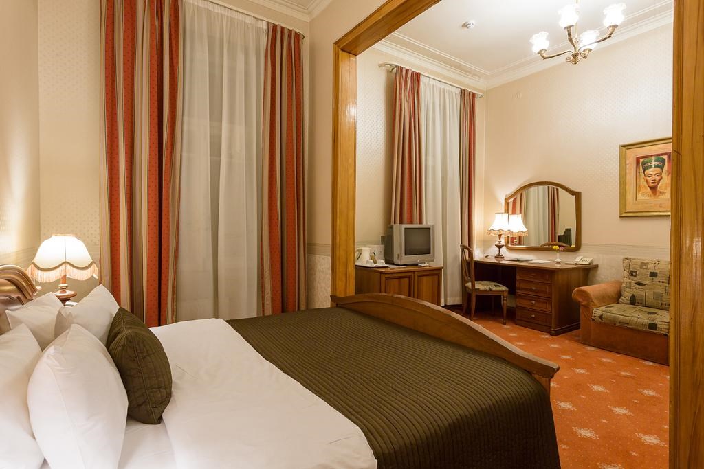 Budapest: Room JUNIOR SUITE CAPACITY 1