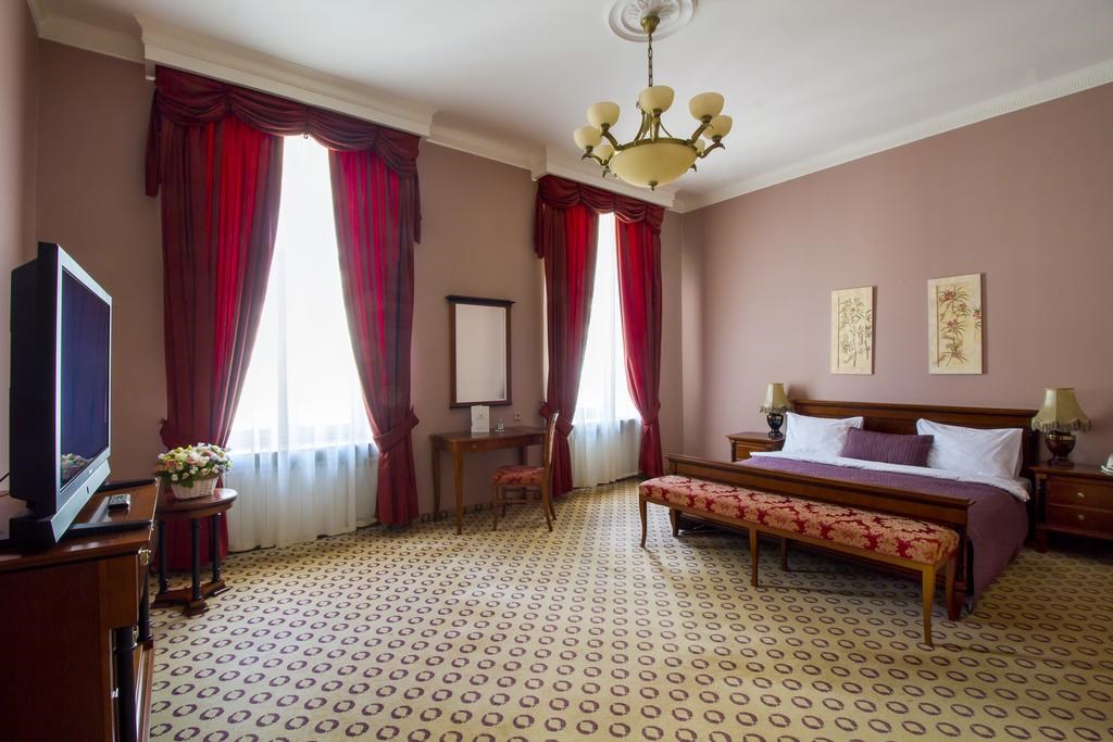 Budapest: Room SUITE BUSINESS