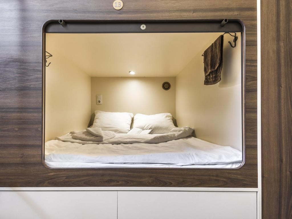 Capsule Hotel InterQUBE Tretyakovskaya: Room DOUBLE STANDARD