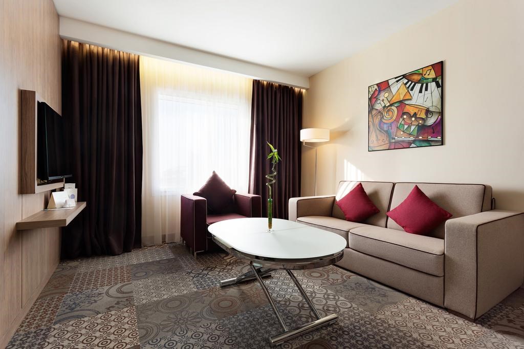 Novotel Moscow Sheremetyevo: Room SUITE CAPACITY 1