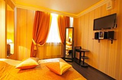 Alex Hotel on Budapeshtskaya: Room - photo 8