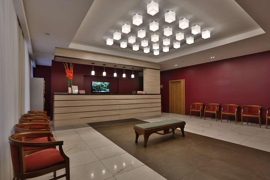 Best Western Plus Centre Hotel: Lobby