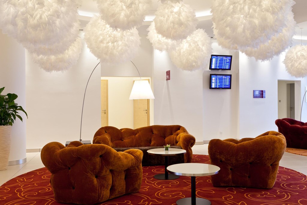 Crowne Plaza St. Petersburg Airport: Lobby