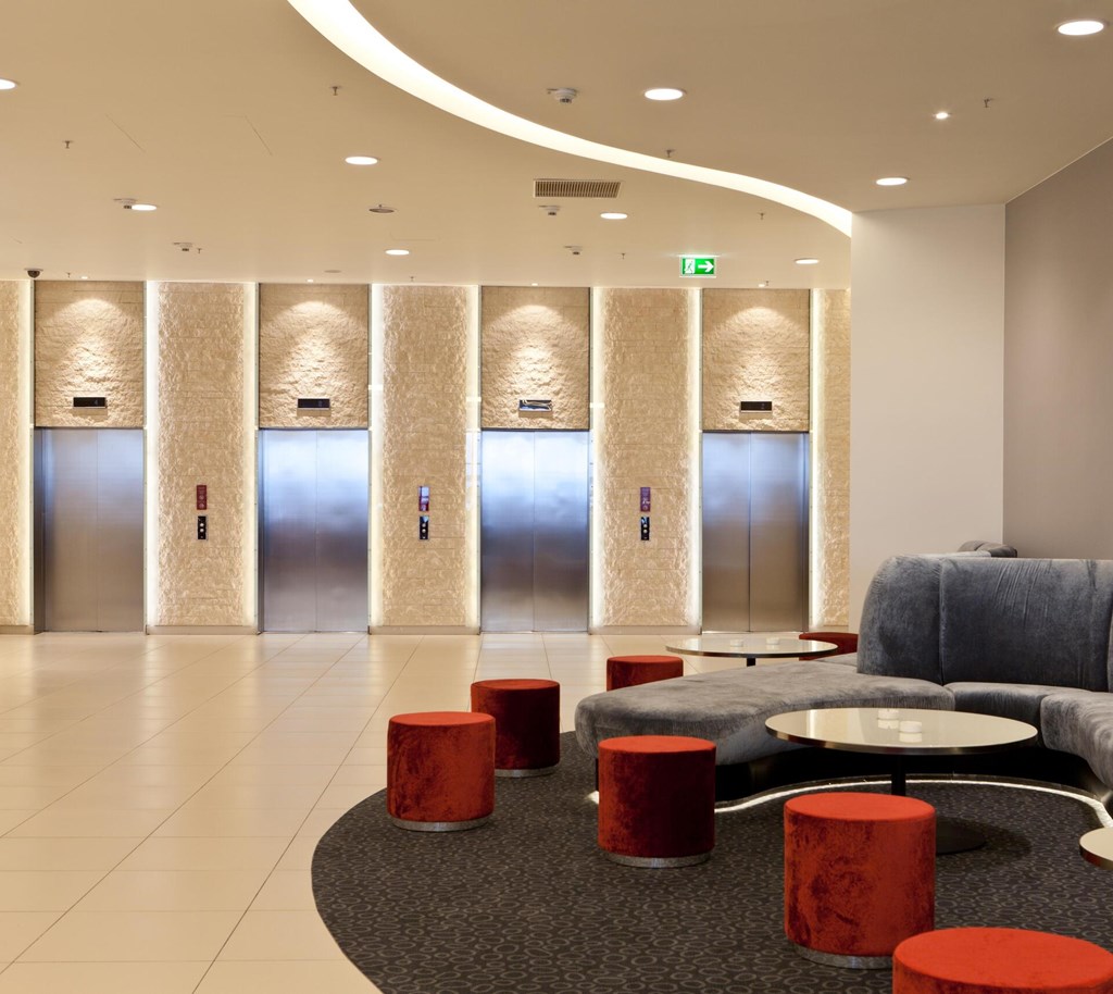 Crowne Plaza St. Petersburg Airport: Lobby