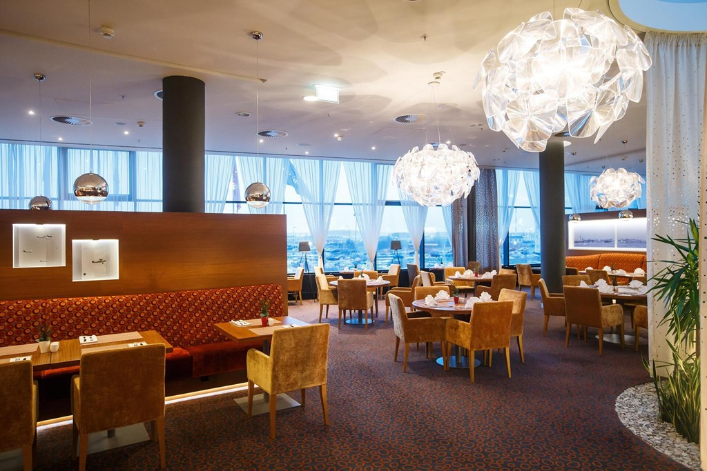 Crowne Plaza St. Petersburg Airport: Restaurant