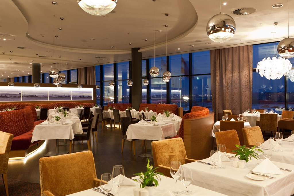 Crowne Plaza St. Petersburg Airport: Restaurant