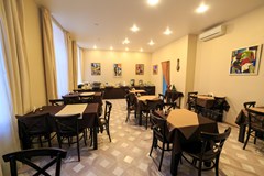 Nevsky Breeze Hotel: Restaurant - photo 10