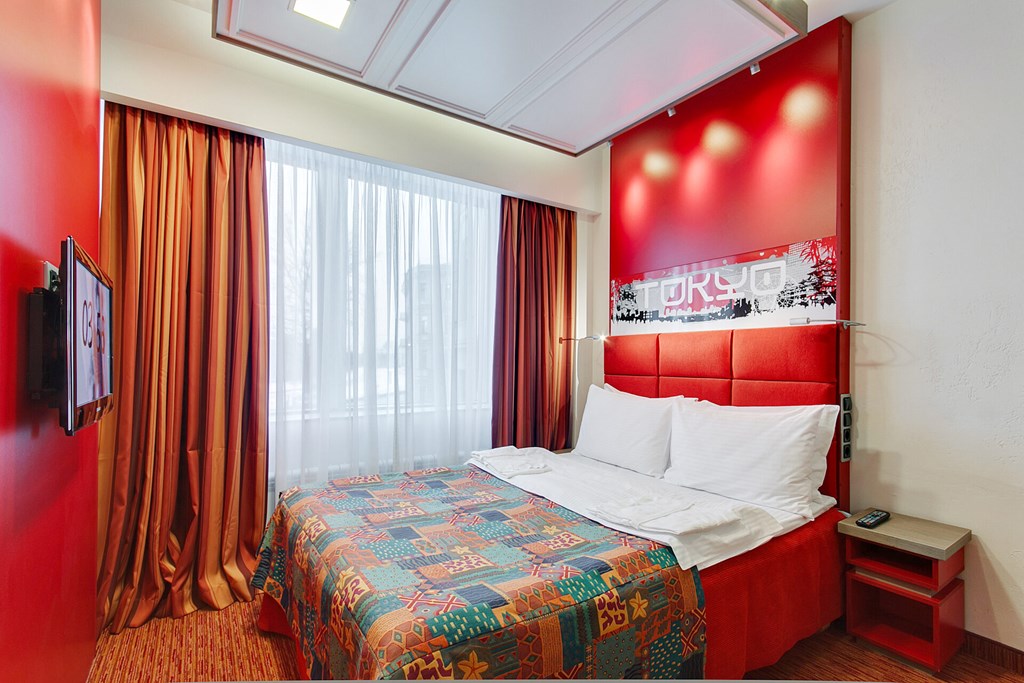 Red Stars Hotel: Room