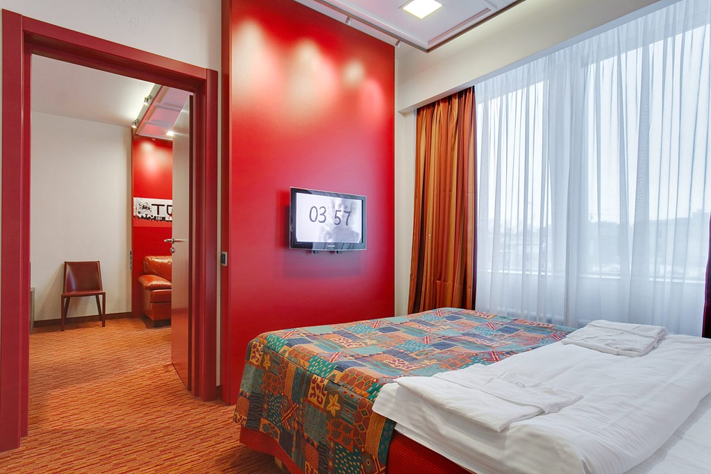 Red Stars Hotel: Room