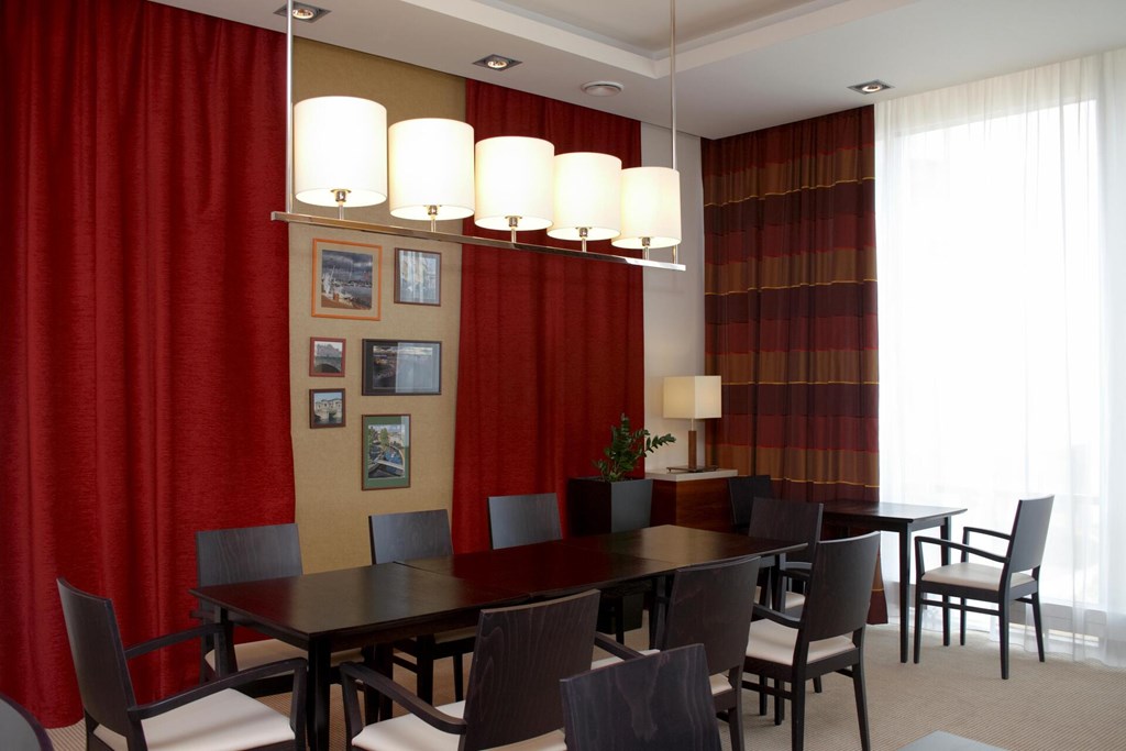 Staybridge Suites Moskovskye Vorota: Restaurant