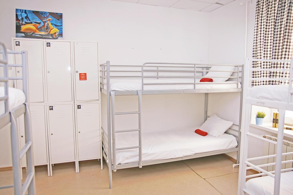 Velohostel Marata: Room Bed in dormitory CAPACITY 6