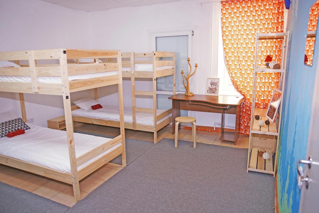 Velohostel Marata: Room Bed in dormitory CAPACITY 6