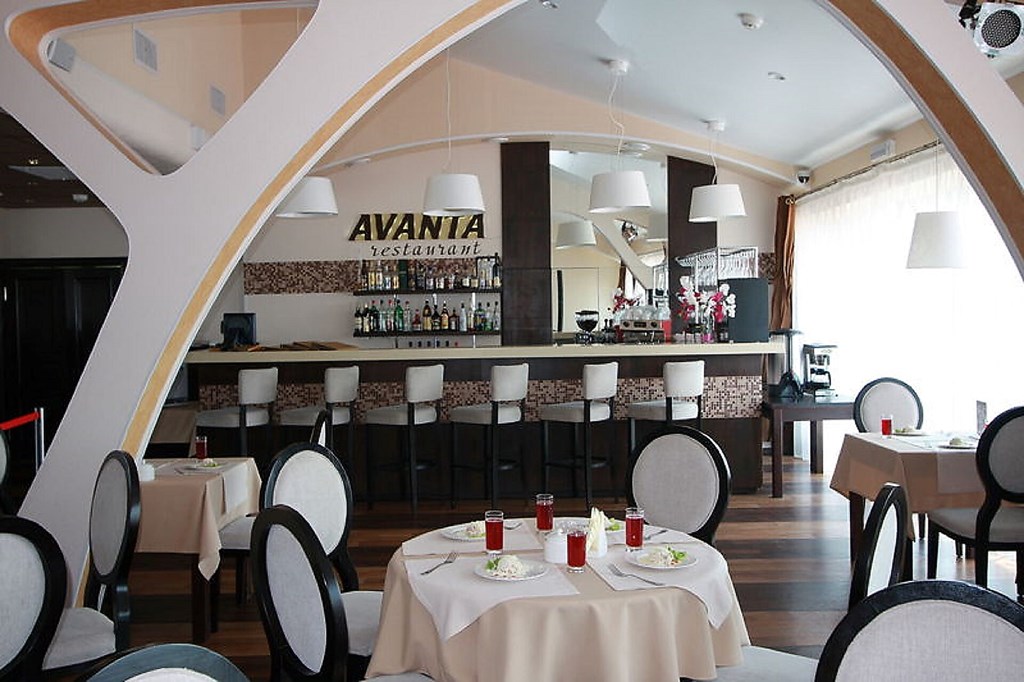 Avanta: Restaurant