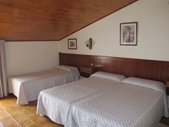 Evenia Coray: Room - photo 11