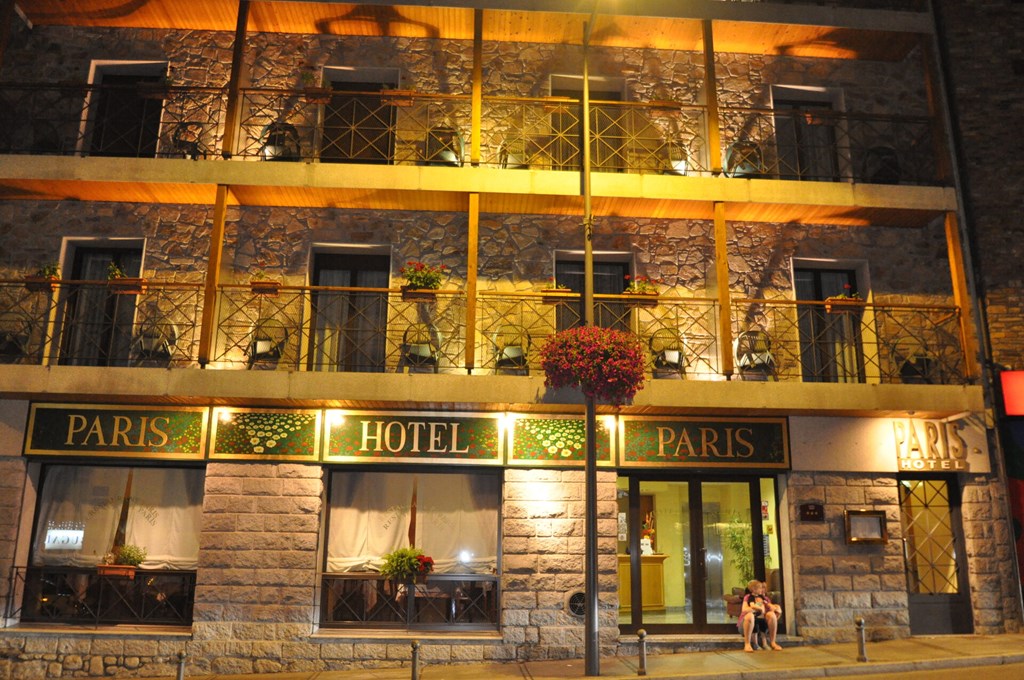 Paris Hotel: General view