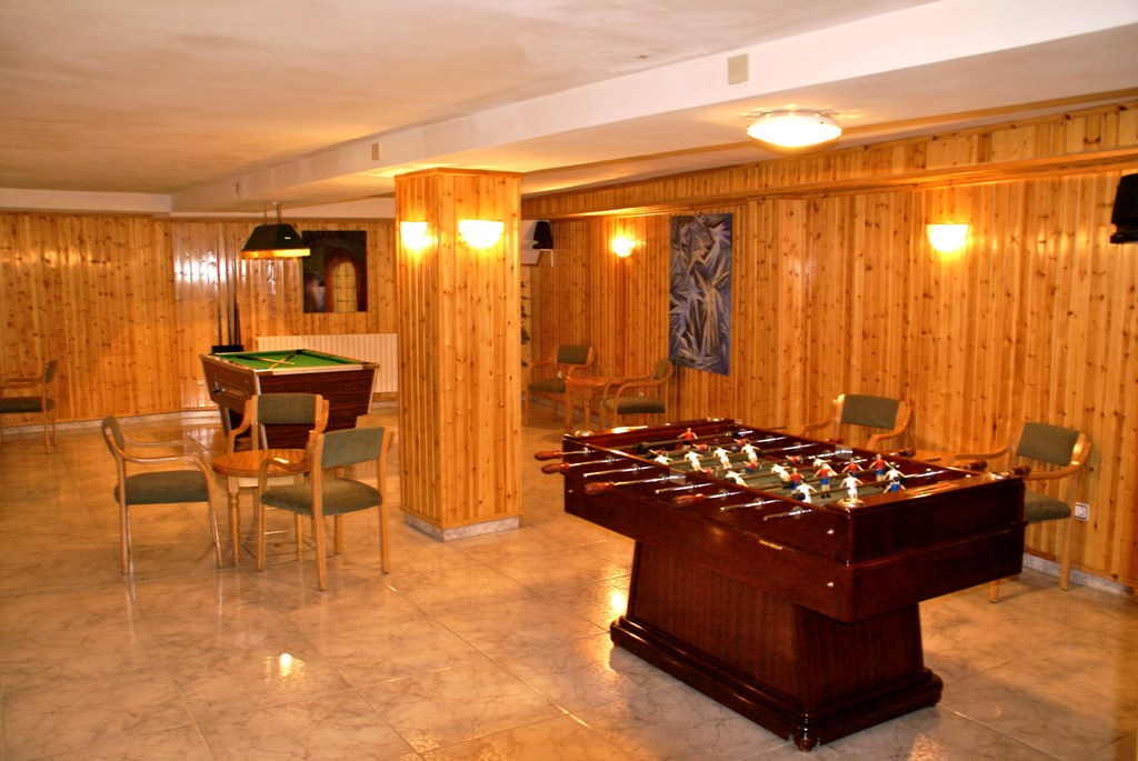 Hotel L´Ermita B&B: Sports and Entertainment