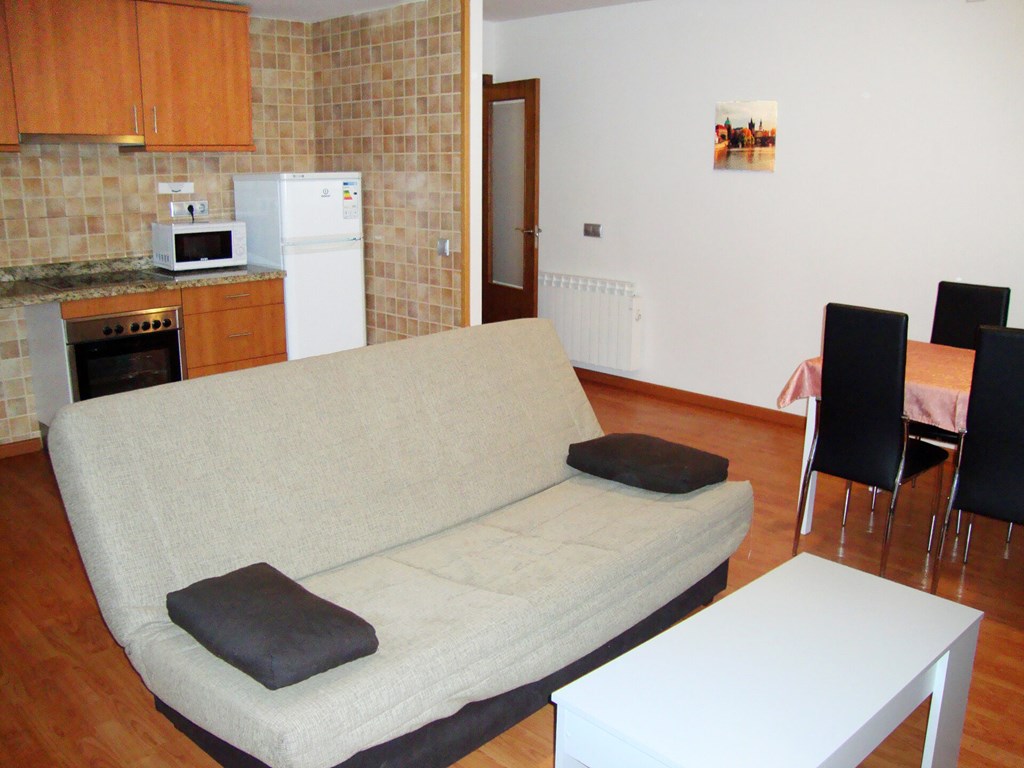 Apartamentos Canillo Les Moles 3000: Room APARTMENT CAPACITY 8 THREE BEDROOMS