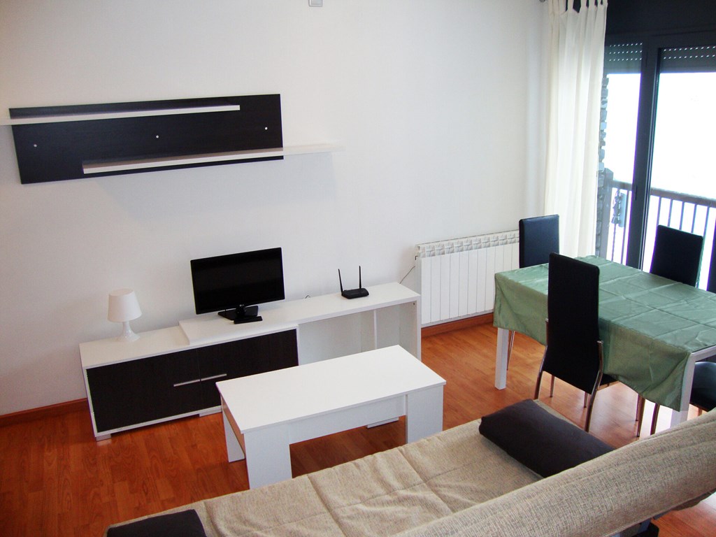 Apartamentos Canillo Les Moles 3000: Room APARTMENT CAPACITY 6 TWO BEDROOMS