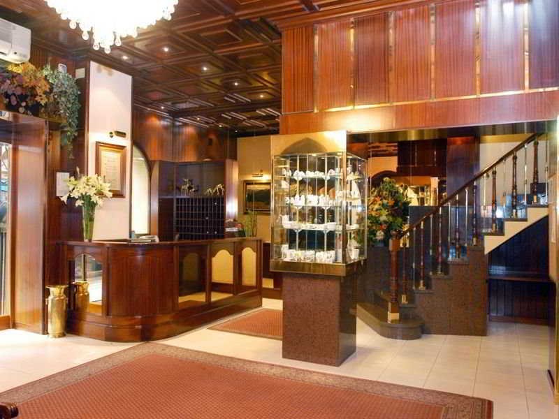 Pyrénées: Lobby