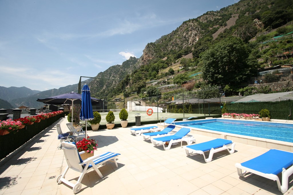 Pyrénées: Pool