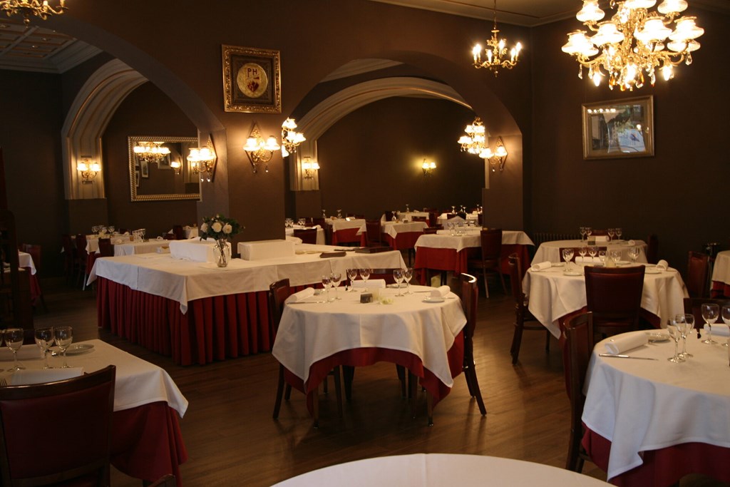 Pyrénées: Restaurant