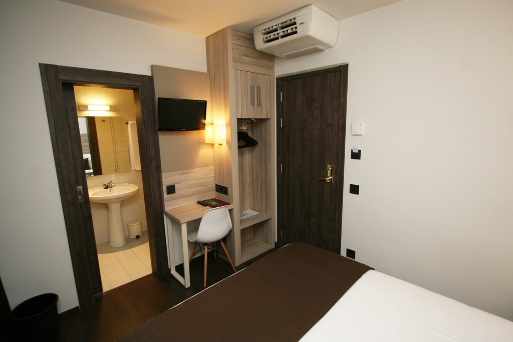 Pyrénées: Room Double or Twin INNER