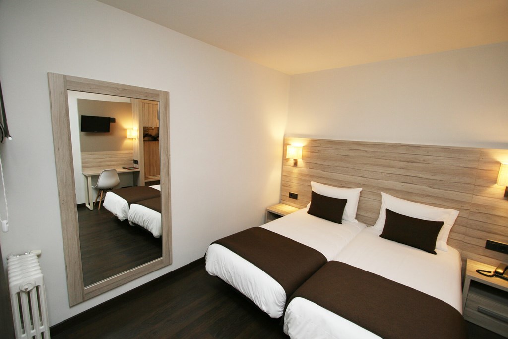 Pyrénées: Room Double or Twin INNER