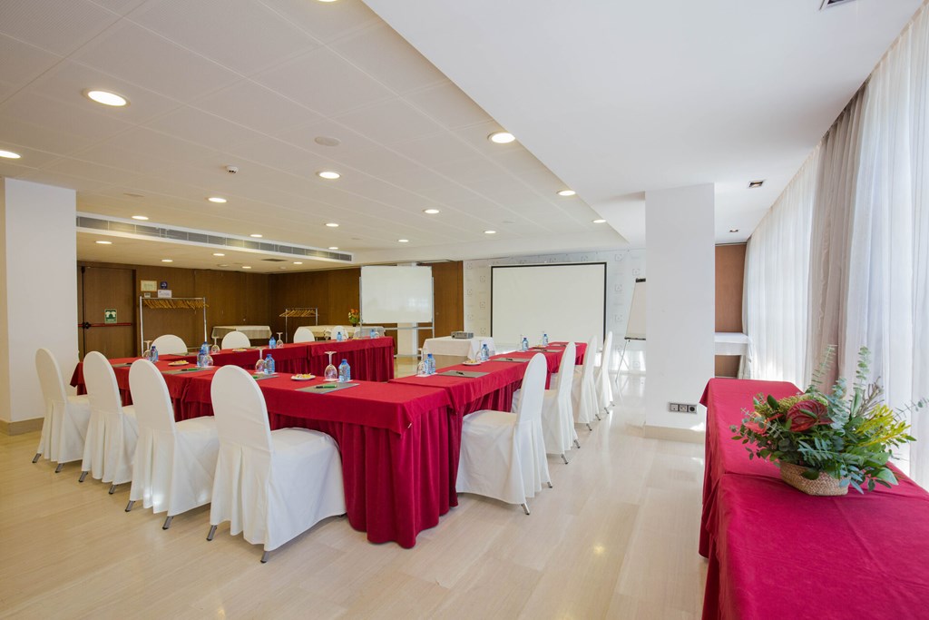 Centric Atiram Hotel: Conferences