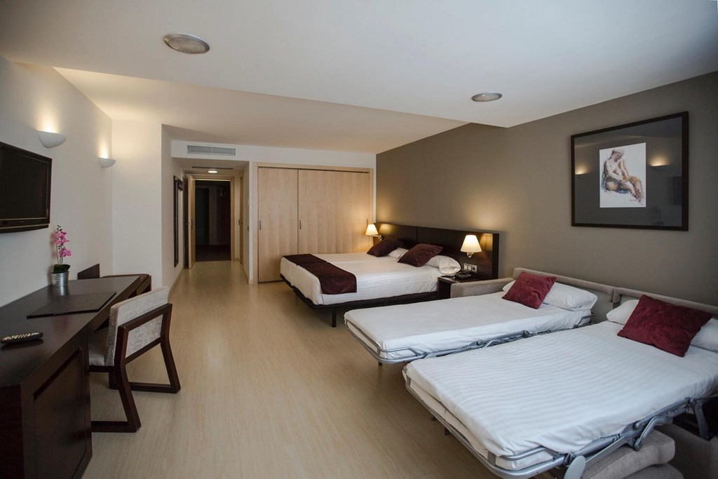 Centric Atiram Hotel: Room