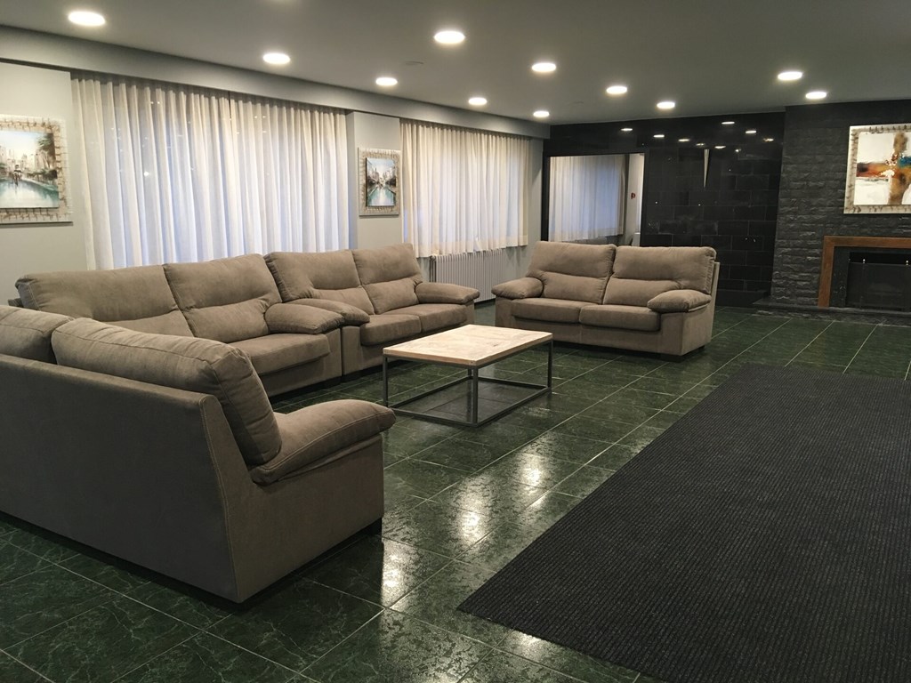 Hotel Garden: Lobby