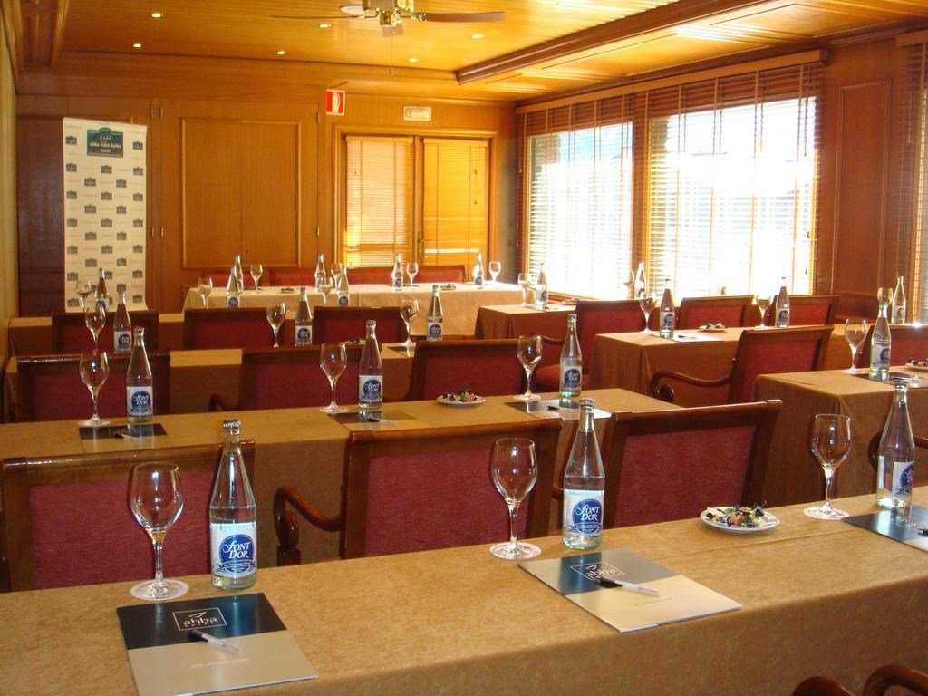 Abba Xalet Suites: Conferences