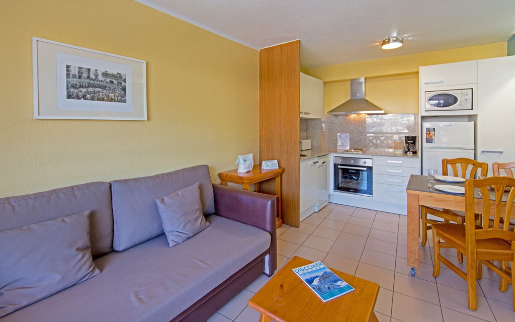 Giberga Apartments: Room APARTMENT CAPACITY 3 TWO BEDROOMS