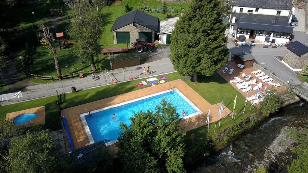 Annapurna Atiram Aparthotel: Pool