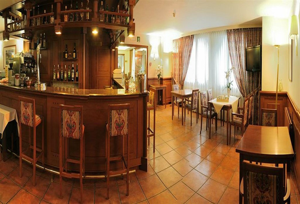 Xalet Verdu: Bar