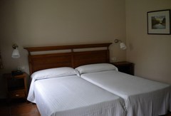 Xalet Verdu: Room Double or Twin CAPACITY 4 - photo 8