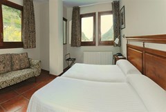 Xalet Verdu: Room - photo 22