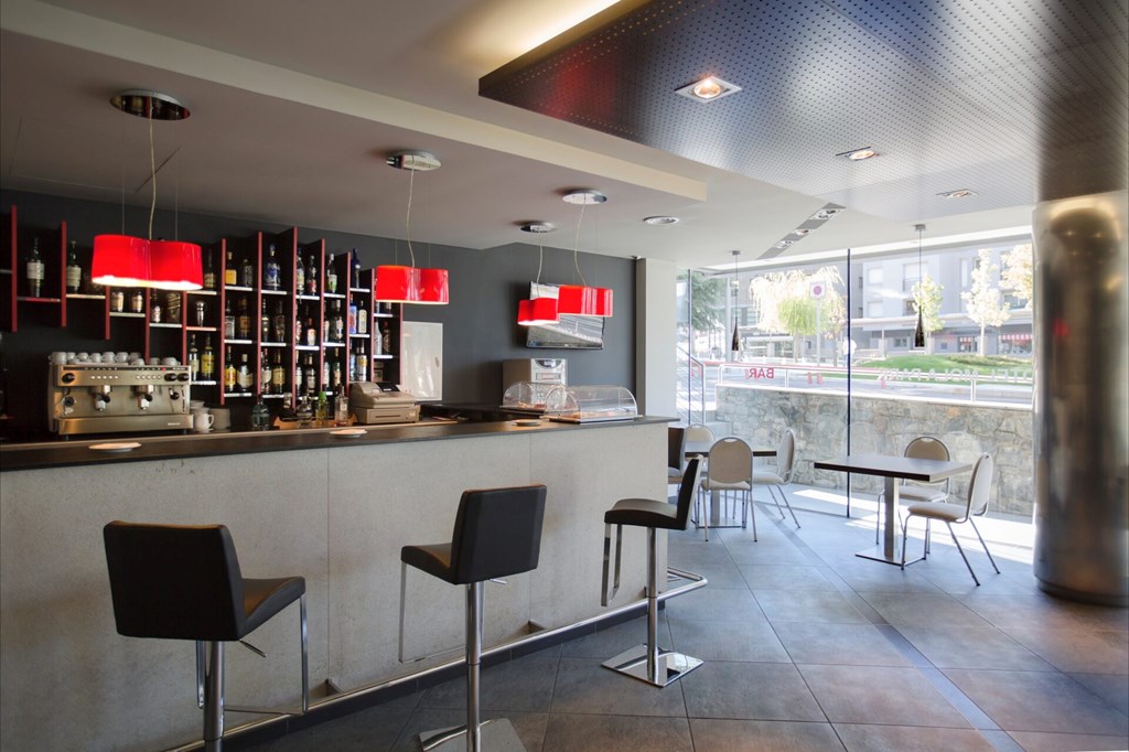 Mola Park Atiram Hotel: Bar