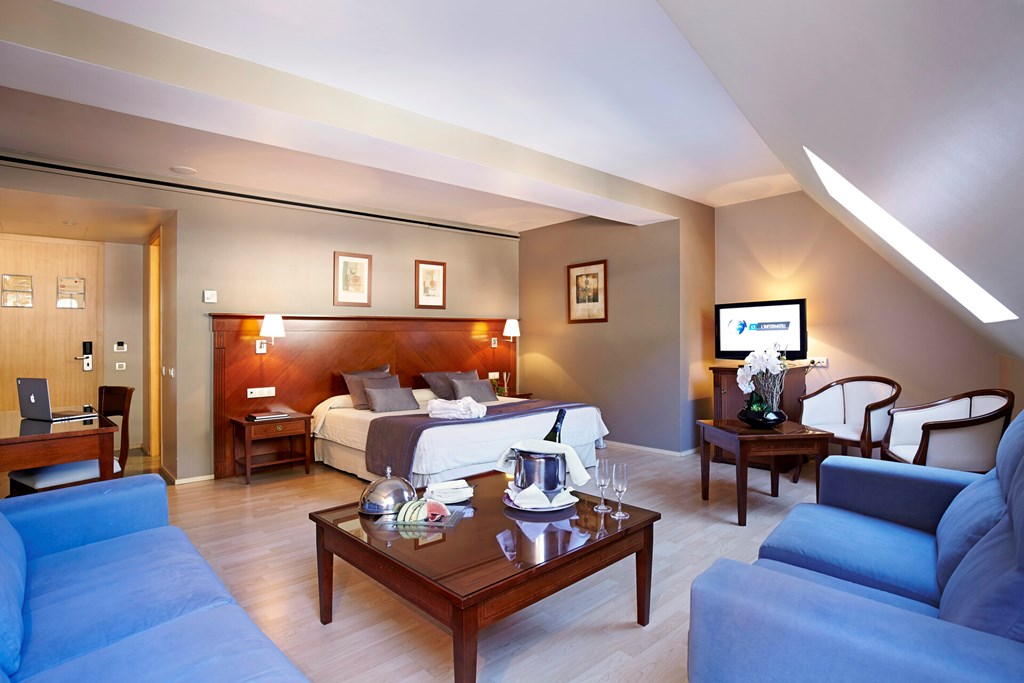 Golden Tulip Andorra Fenix Hotel: Room JUNIOR SUITE STANDARD