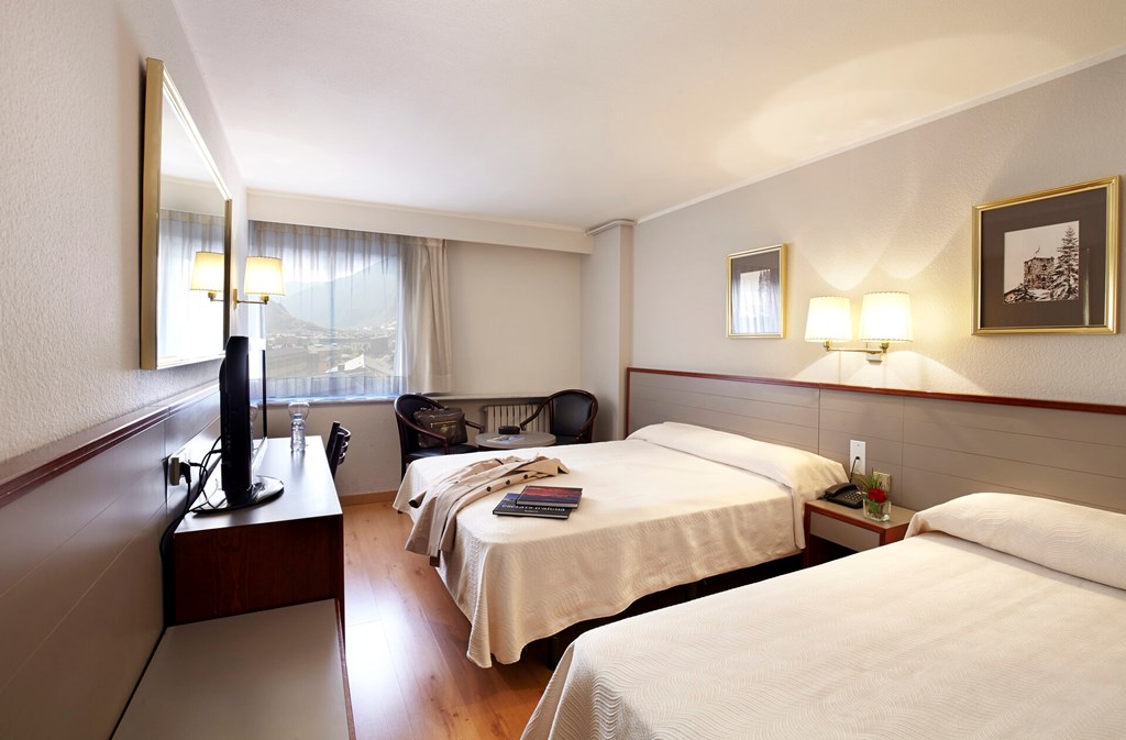 Kyriad Andorra Comtes d'Urgell: Room TRIPLE STANDARD