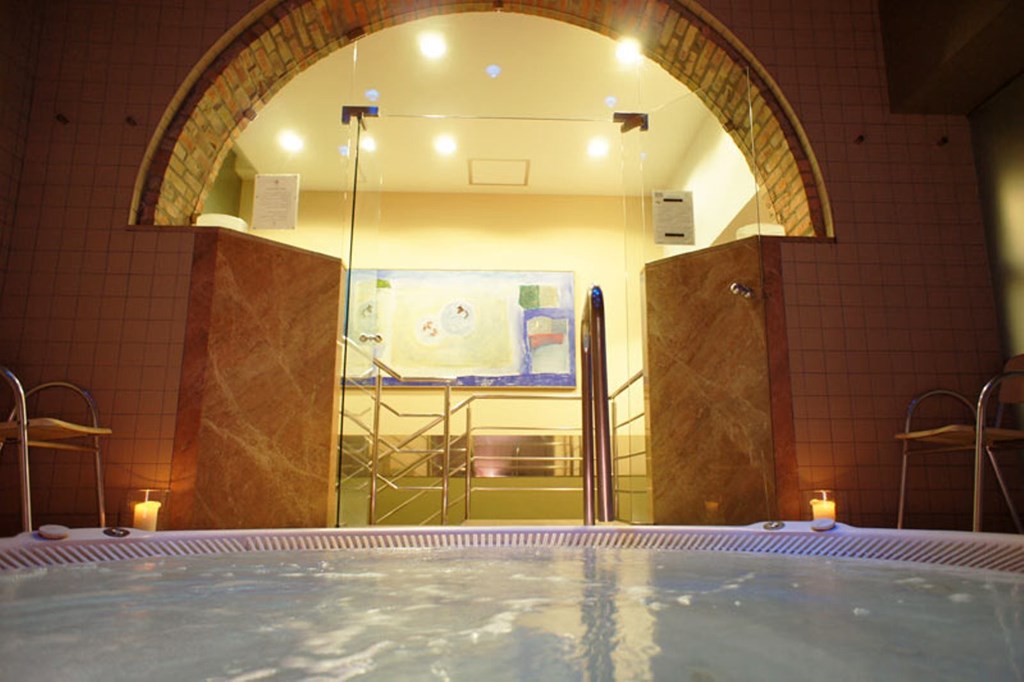 SPA Termes SERHS Carlemany: Sports and Entertainment