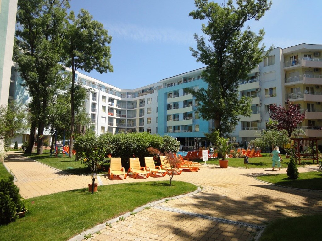 Yasen Aparthotel