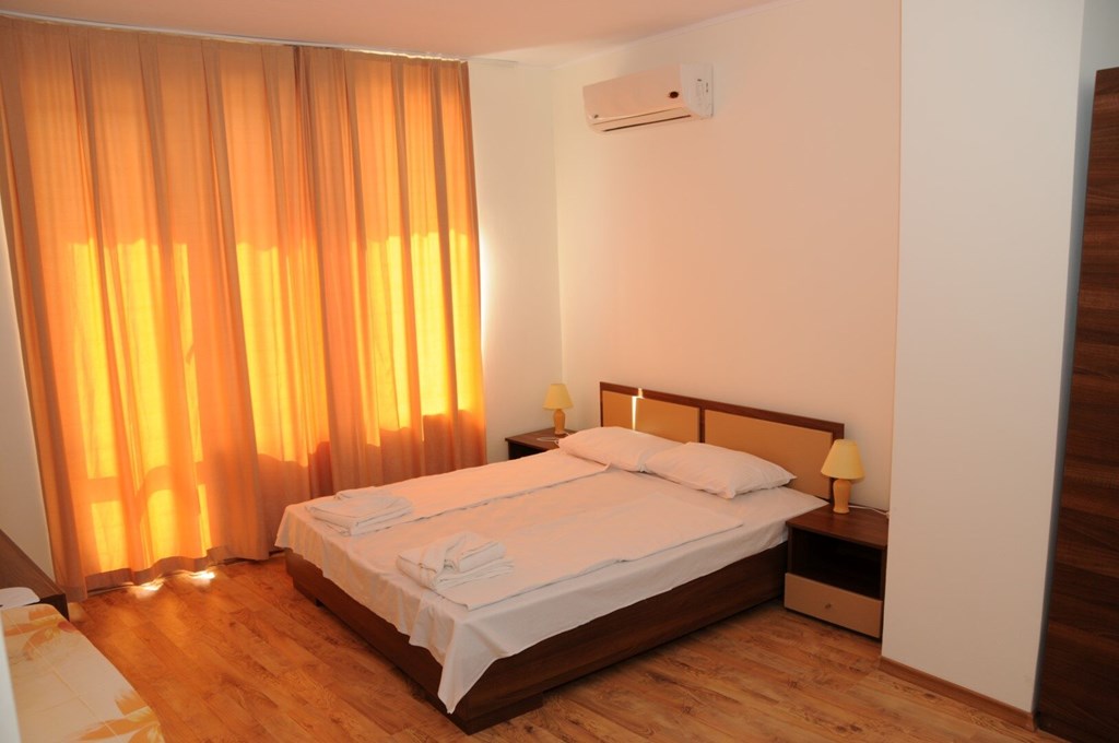 Yasen Aparthotel