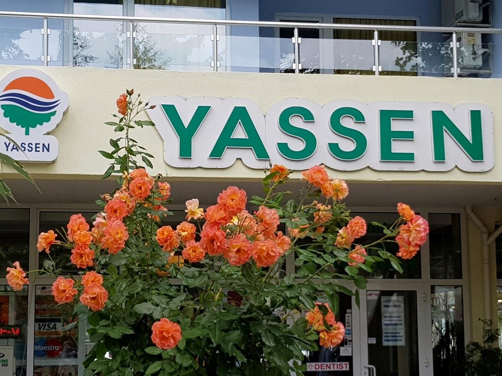Yasen Aparthotel