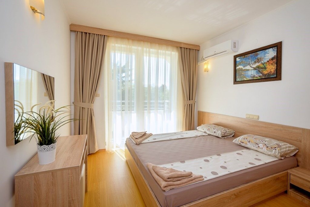 Kristal Beach Apartments Aparthotel