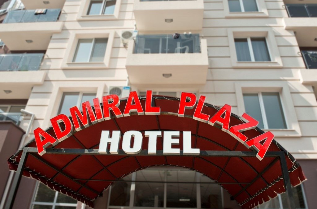 Admiral Plaza Aparthotel /PM/