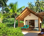 Reethi Faru Resort: Hotel exterior