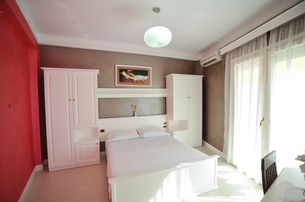 Iliria International: Room DOUBLE SINGLE USE STANDARD