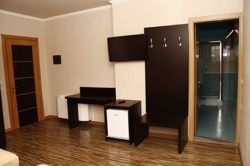 Nais Beach Durres: Room