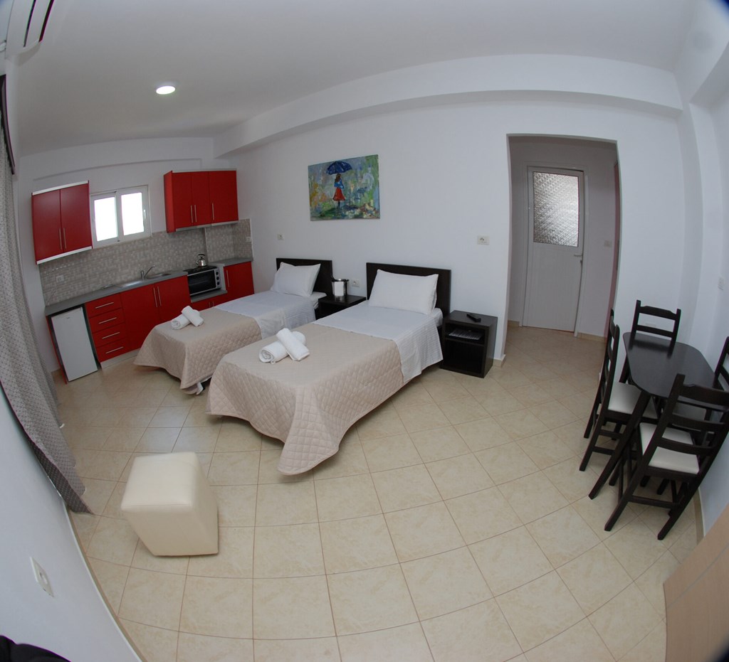 ATLANTIS RESIDENCE: Room QUADRUPLE WITH BALCONY